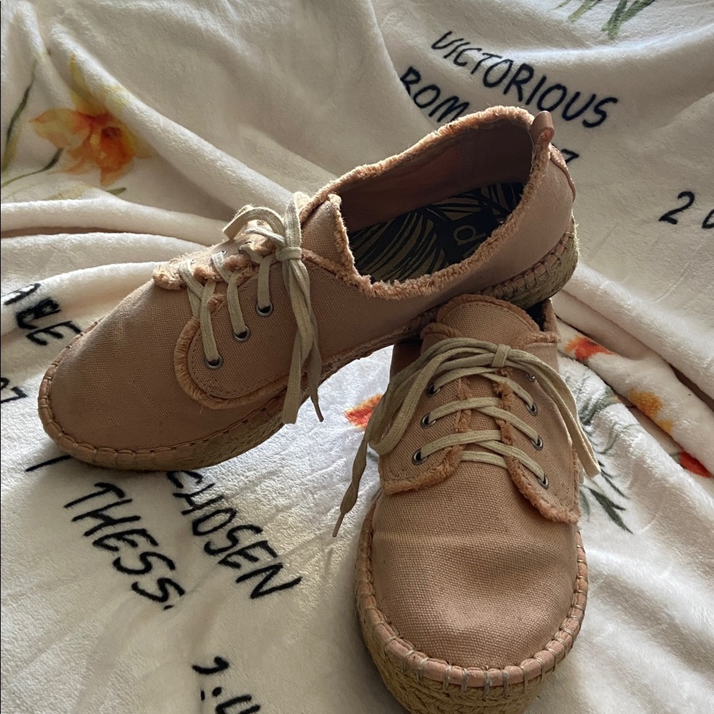 Casual Peach / Tan Canvas Women's Shoes